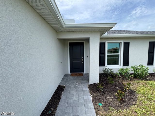 330 SW 23rd TER, Cape Coral, FL 33991