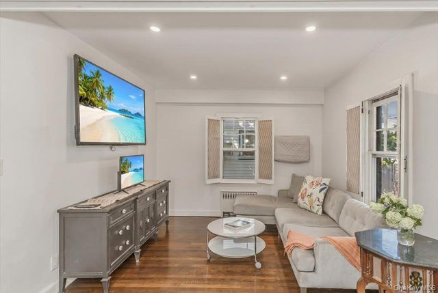 33 Emerson Place, Valley Stream, NY 11580