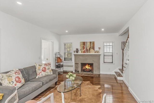 33 Emerson Place, Valley Stream, NY 11580