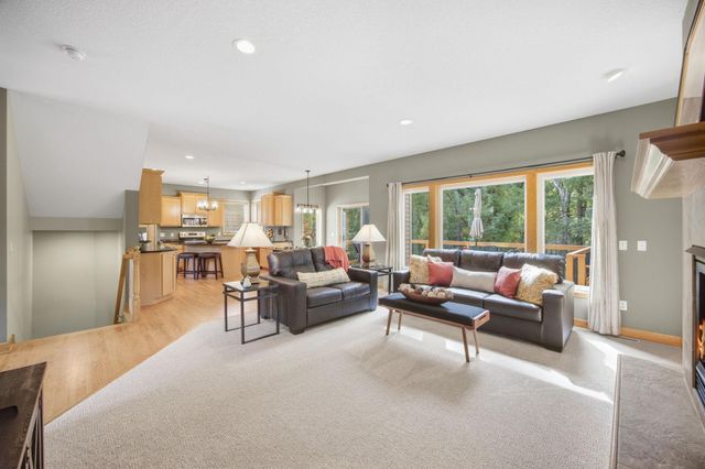 700 Mcfaddens Trail, Eagan, MN 55123
