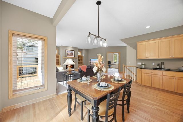 700 Mcfaddens Trail, Eagan, MN 55123