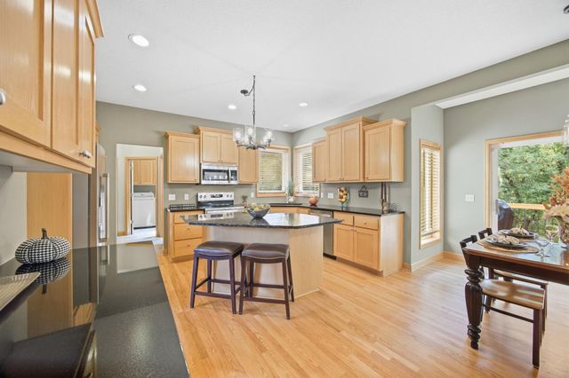 700 Mcfaddens Trail, Eagan, MN 55123