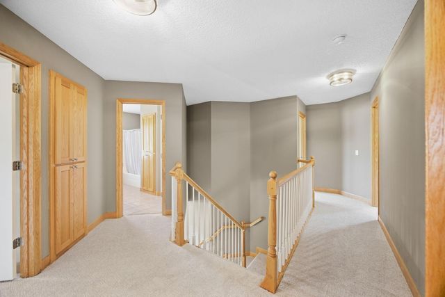 700 Mcfaddens Trail, Eagan, MN 55123