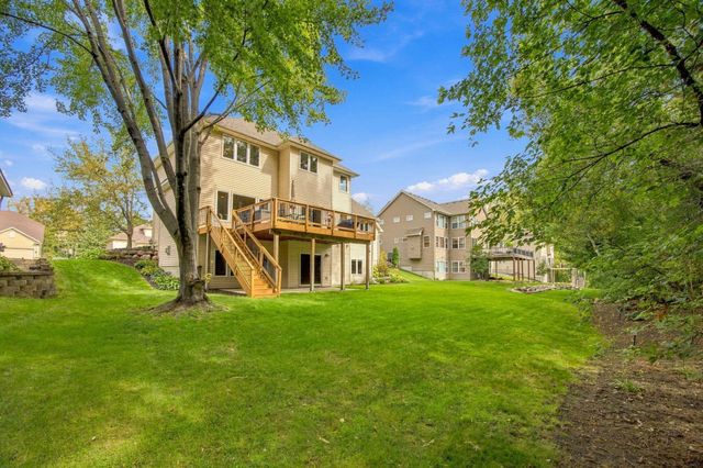 700 Mcfaddens Trail, Eagan, MN 55123