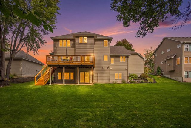 700 Mcfaddens Trail, Eagan, MN 55123