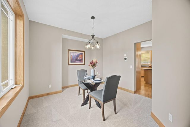700 Mcfaddens Trail, Eagan, MN 55123