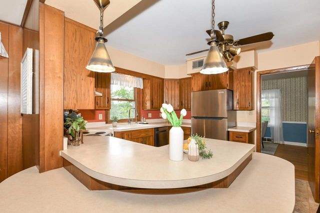 4042 N 111th STREET, Wauwatosa, WI 53222
