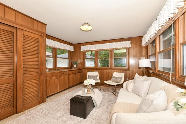 4042 N 111th STREET, Wauwatosa, WI 53222