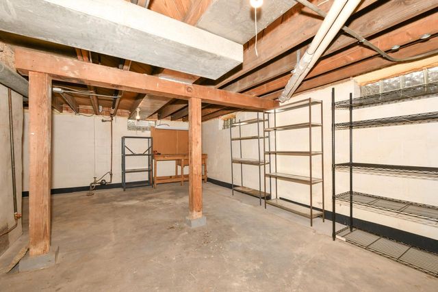 4042 N 111th STREET, Wauwatosa, WI 53222