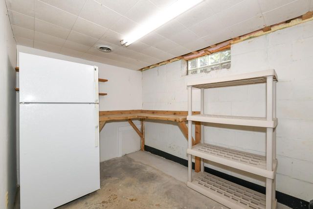 4042 N 111th STREET, Wauwatosa, WI 53222