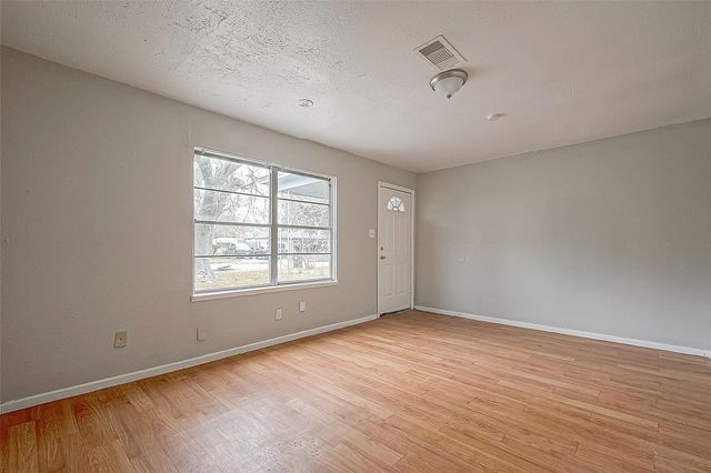 4910 Paradise Lane, Houston, TX 77048