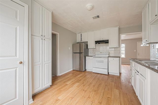 4910 Paradise Lane, Houston, TX 77048