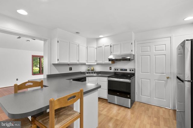 7512 FAR HILLS DR, Towson, MD 21286
