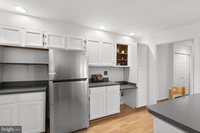 7512 FAR HILLS DR, Towson, MD 21286