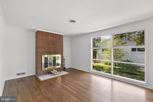 7512 FAR HILLS DR, Towson, MD 21286