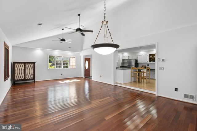 7512 FAR HILLS DR, Towson, MD 21286