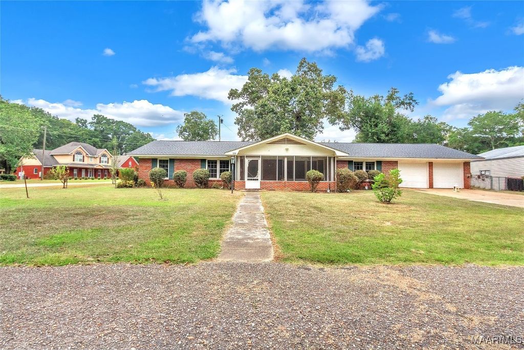 100 GRAHAM Lane, Prattville, AL 36066