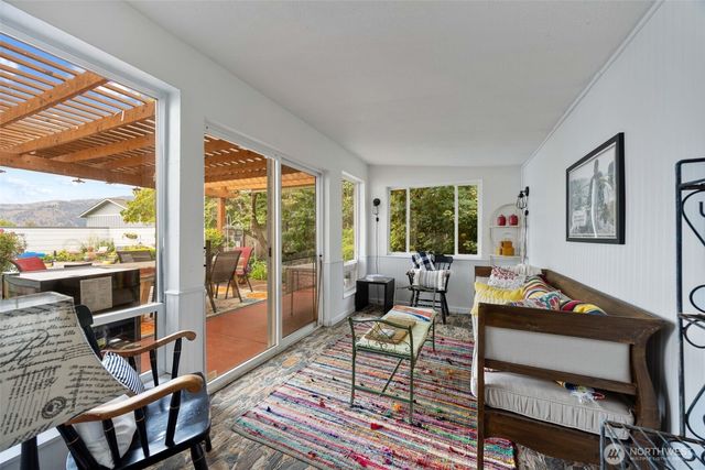 175 Green Avenue, Manson, WA 98831