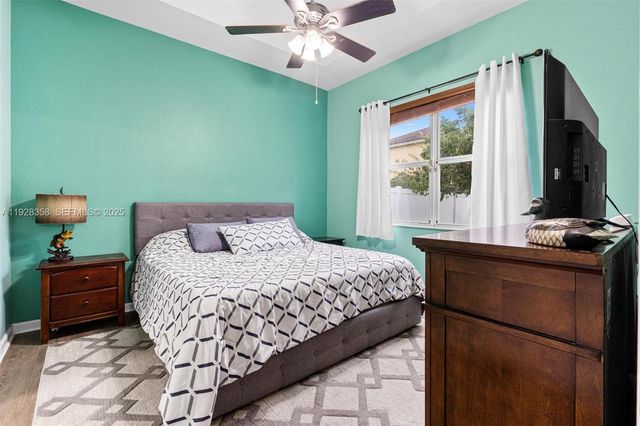 3712 NE 16th St, Homestead, FL 33033