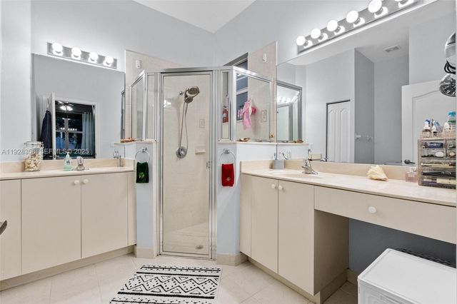 3712 NE 16th St, Homestead, FL 33033