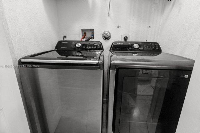 3712 NE 16th St, Homestead, FL 33033