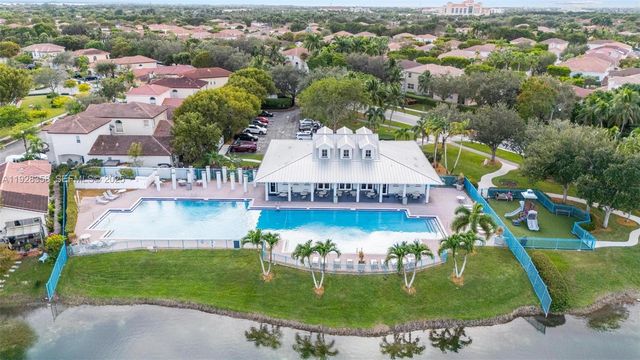 3712 NE 16th St, Homestead, FL 33033