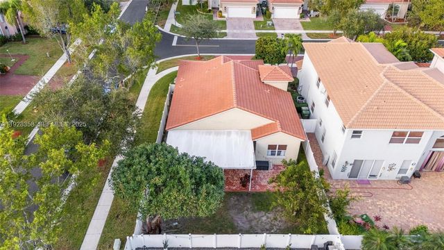 3712 NE 16th St, Homestead, FL 33033