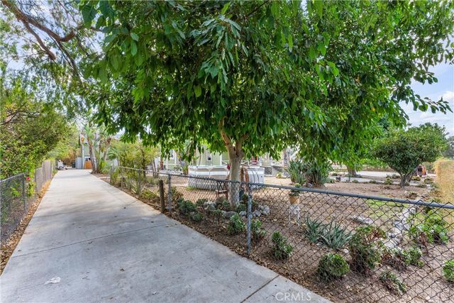 850 E Columbia, Pomona, CA 91767