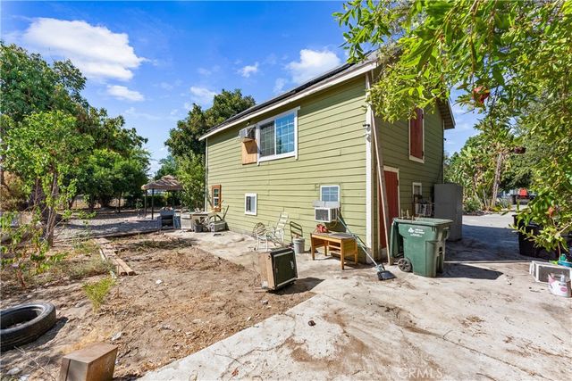 850 E Columbia, Pomona, CA 91767