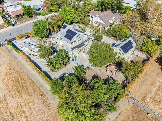 850 E Columbia, Pomona, CA 91767