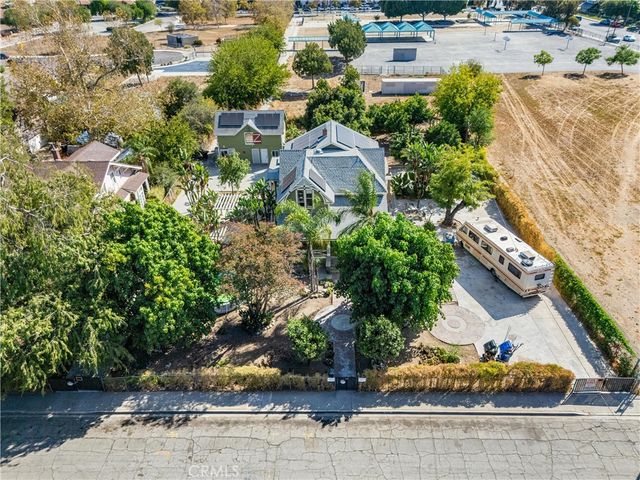 850 E Columbia, Pomona, CA 91767