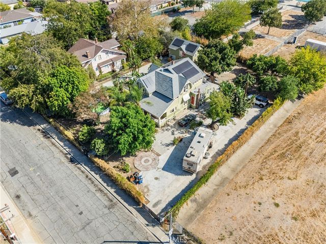 850 E Columbia, Pomona, CA 91767