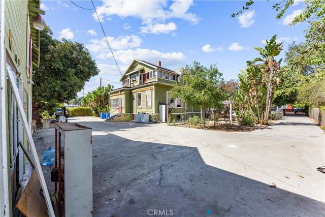 850 E Columbia, Pomona, CA 91767
