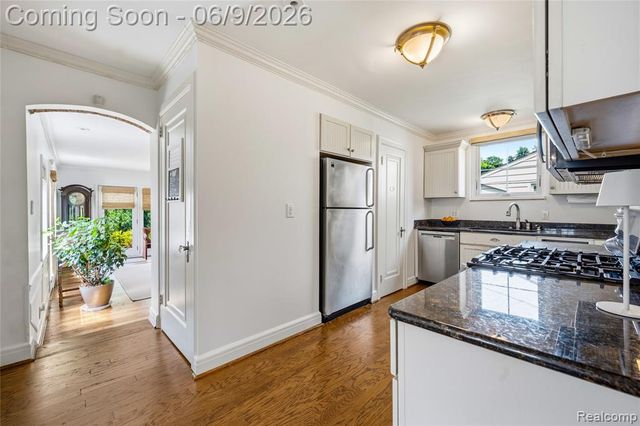 250 Pleasant Street, Birmingham, MI 48009