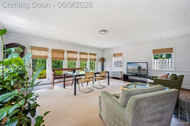 250 Pleasant Street, Birmingham, MI 48009