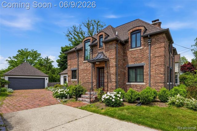 250 Pleasant Street, Birmingham, MI 48009