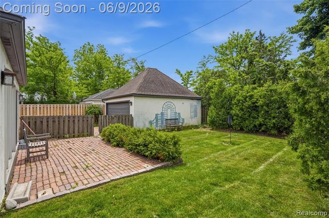 250 Pleasant Street, Birmingham, MI 48009