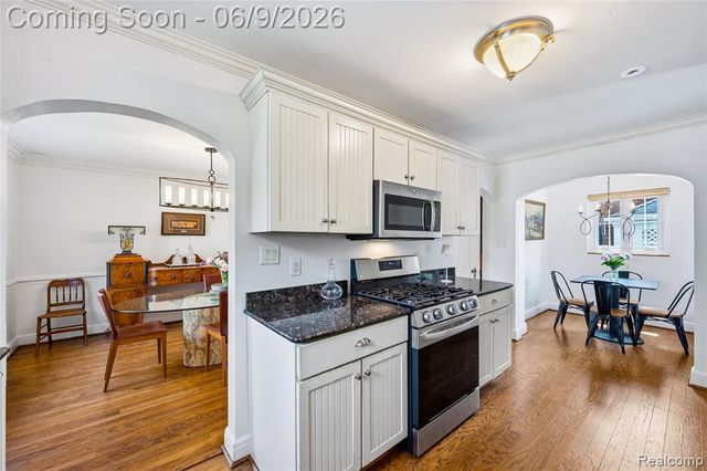 250 Pleasant Street, Birmingham, MI 48009