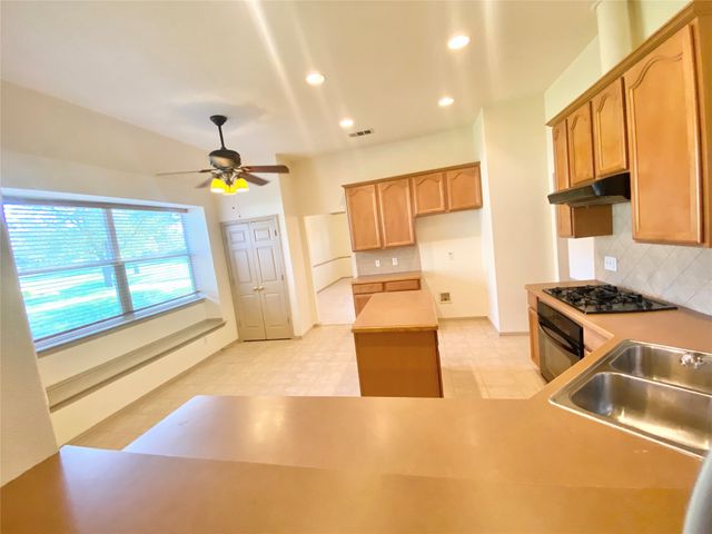 1821 Vintage Drive, Corinth, TX 76210