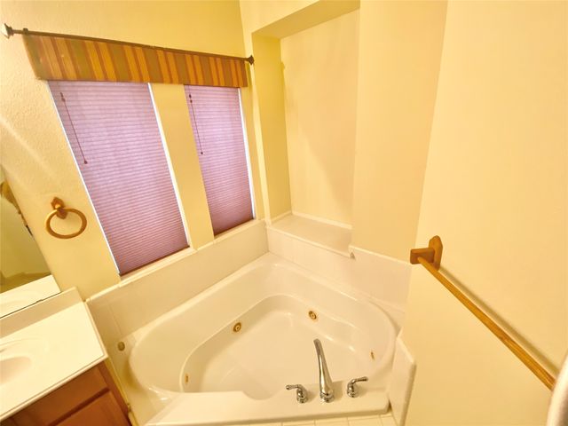 1821 Vintage Drive, Corinth, TX 76210