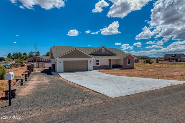 411 S HILLCREST Drive, Snowflake, AZ 85937