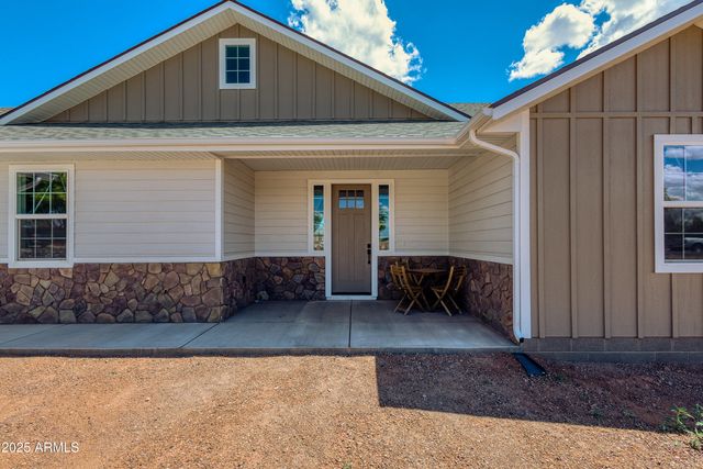 411 S HILLCREST Drive, Snowflake, AZ 85937