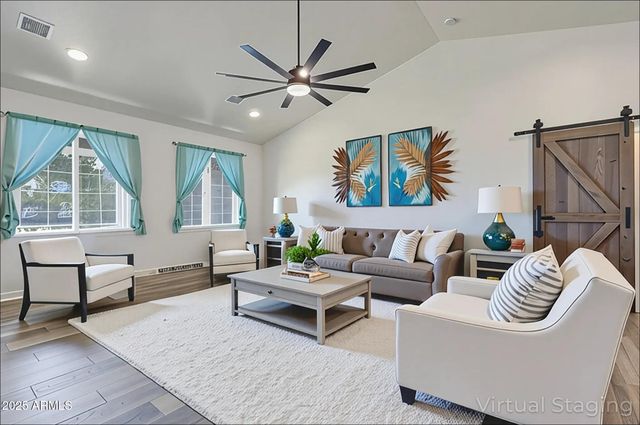 411 S HILLCREST Drive, Snowflake, AZ 85937