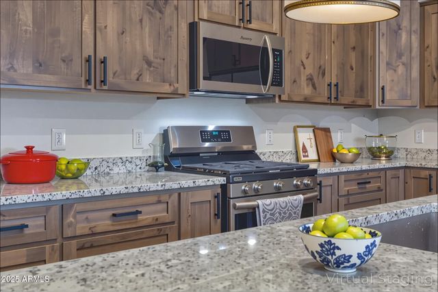 411 S HILLCREST Drive, Snowflake, AZ 85937