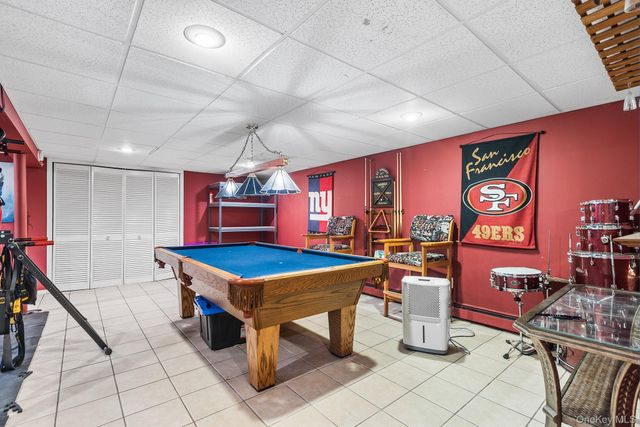 34 Hillview Circle, Poughkeepsie, NY 12603