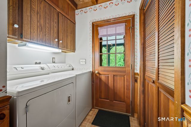 17 Markham Road, East Hampton, CT 06424