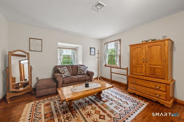 17 Markham Road, East Hampton, CT 06424