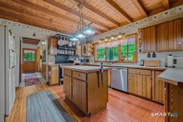 17 Markham Road, East Hampton, CT 06424