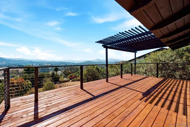 1329 Park Hill Ln, Escondido, CA 92025