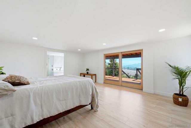 1329 Park Hill Ln, Escondido, CA 92025